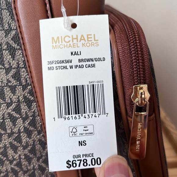 🌼Michael Kors Purse with iPad case - Picture 7 of 13